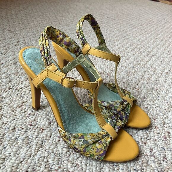 Anthropologie | Seychelles vintage style heels with botanical silk | size 6 - Picture 2 of 7